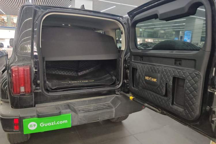 Used Tank 300 2023 City Edition 2.0T—Stylish as Ever Trunk