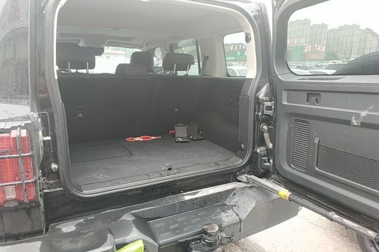 Used Tank 300 2023 City Edition 2.0T—Stylish as Ever Trunk