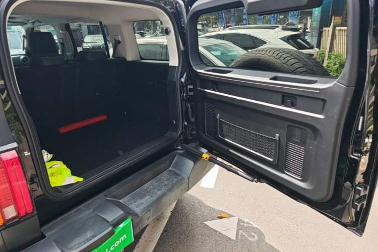 Used Tank 300 2023 City Edition 2.0T—Stylish as Ever Trunk