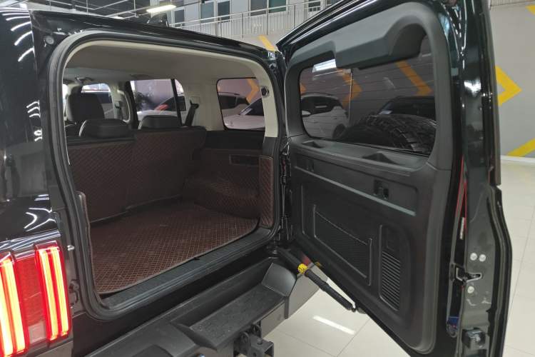 Used Tank 300 2023 Off-Road Edition 2.0T Challenger Trunk
