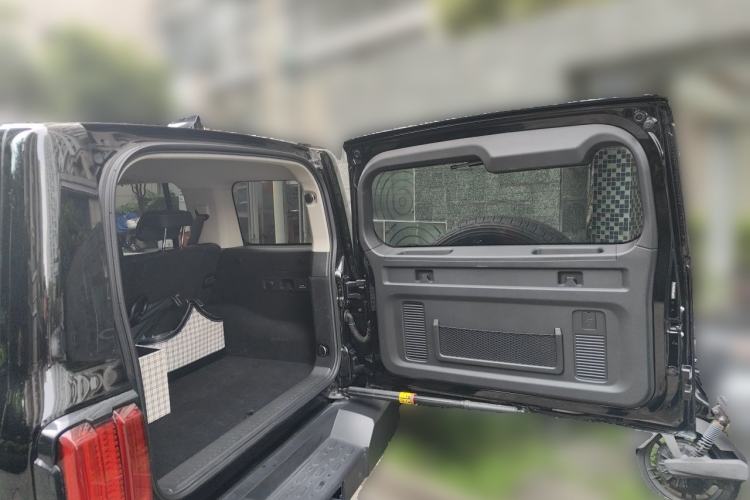 Used Tank 300 2023 Off-Road Edition 2.0T Conqueror Trunk