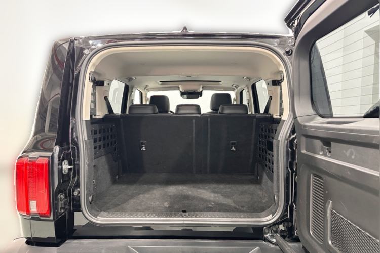Used Tank 300 2023 City Edition 2.0T—Stylish as Ever Trunk