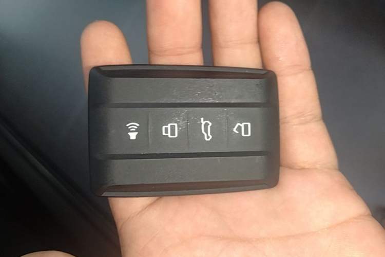 Used Tank 300 2023 City Edition 2.0T—Stylish as Ever Vehicle Key