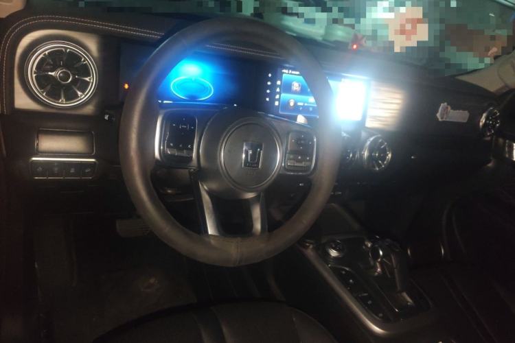 Used Tank 300 2023 City Edition 2.0T—Stylish as Ever Center Console