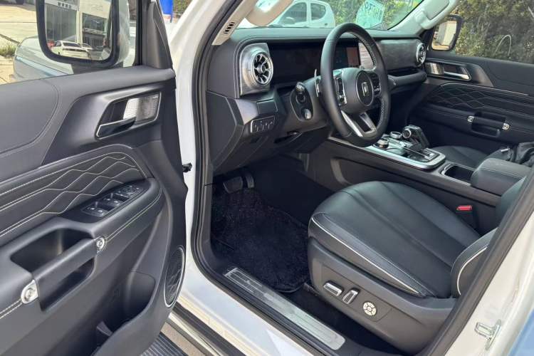 Used Tank 300 2023 City Edition 2.0T—Stylish as Ever Driver Seat