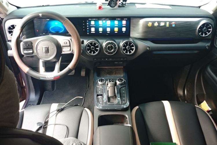 Used Tank 300 2023 City Edition 2.0T—Stylish as Ever Center Console
