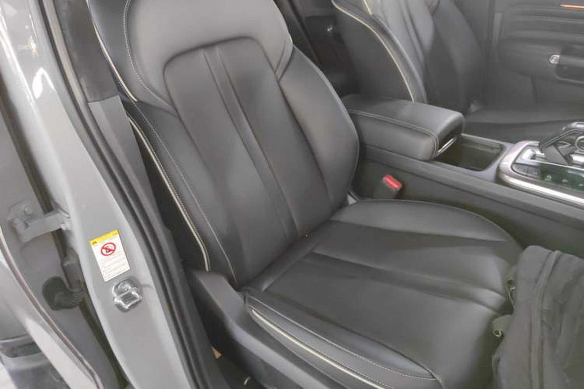Used Tank 300 2023 Off-Road Edition 2.0T Conqueror Right Front Seat