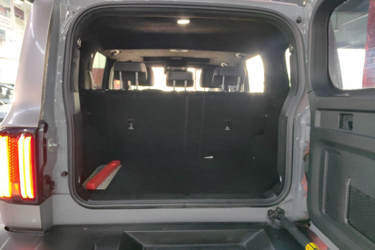 Used Tank 300 2023 Off-Road Edition 2.0T Conqueror Trunk