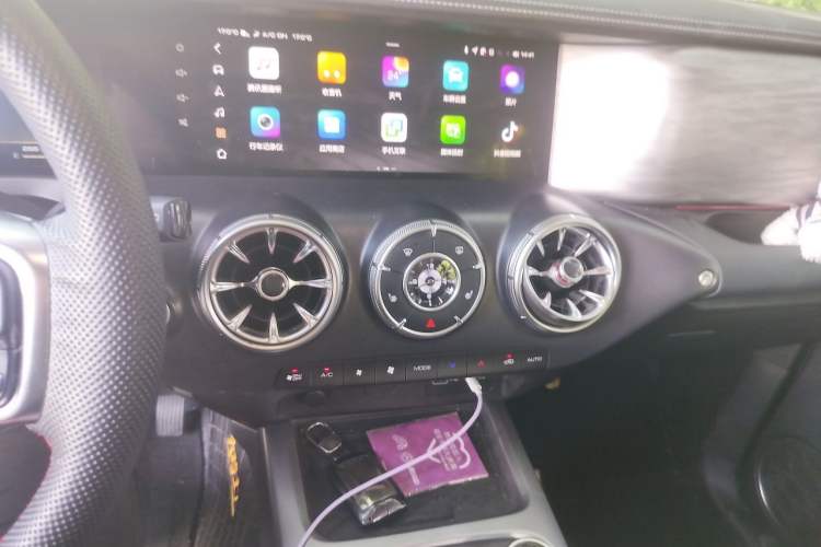 Used Tank 300 2023 Off-Road Edition 2.0T Conqueror Audio And AC Panel