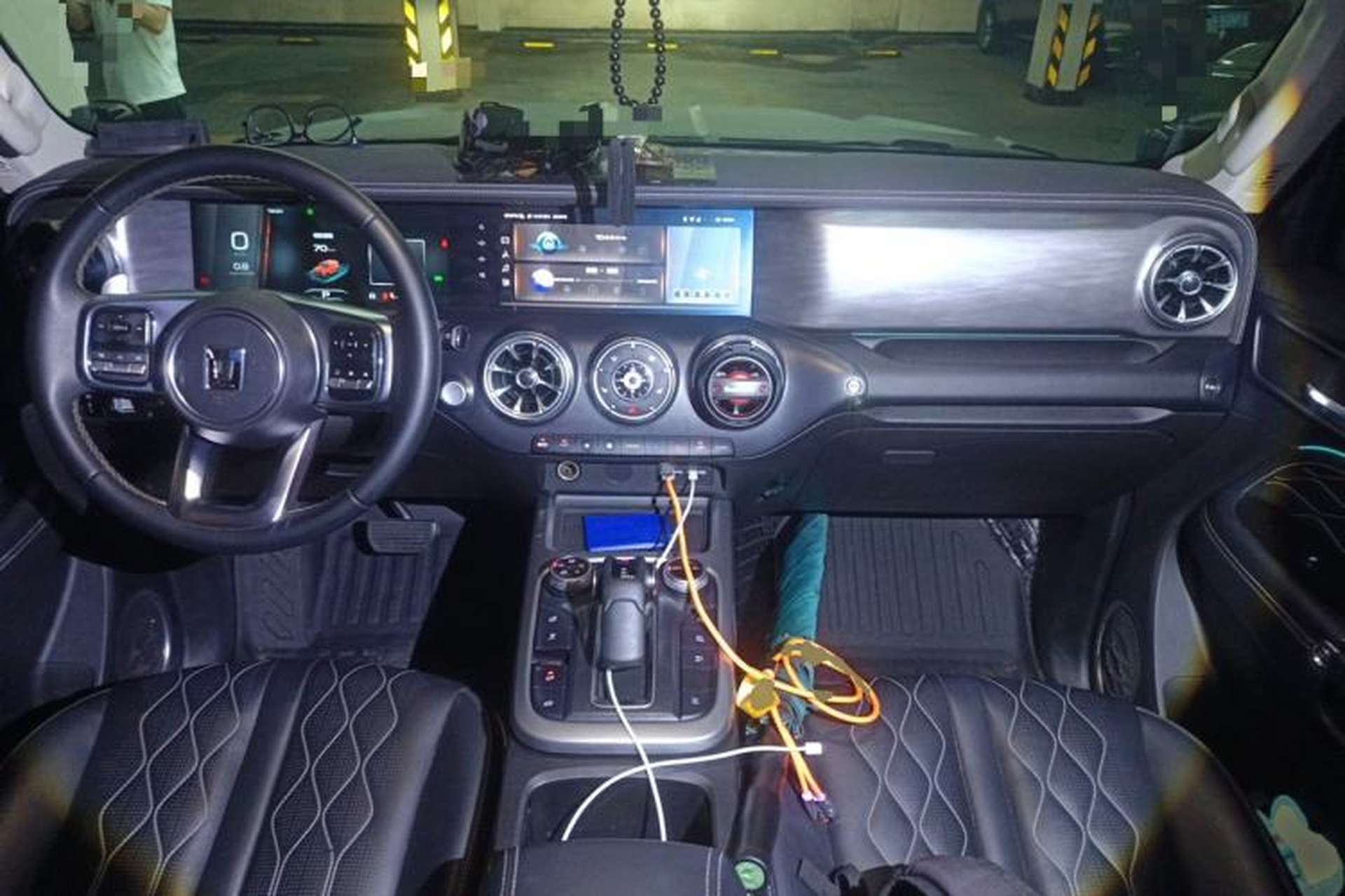Used Tank 300 2023 Off-Road Edition 2.0T Challenger Center Console