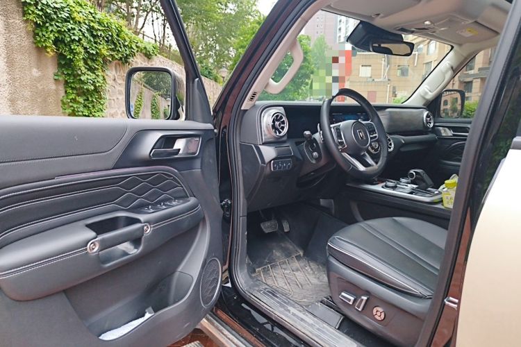 Used Tank 300 2023 City Edition 2.0T—Stylish as Ever Driver Seat