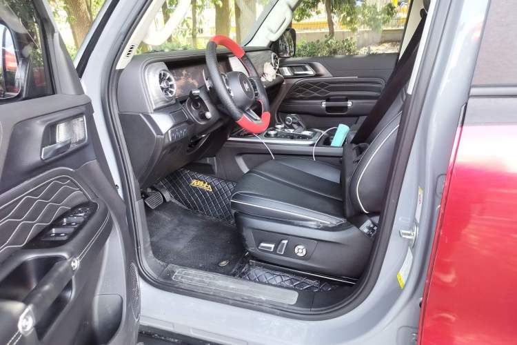 Used Tank 300 2023 Off-Road Edition 2.0T Conqueror Left Front Seat