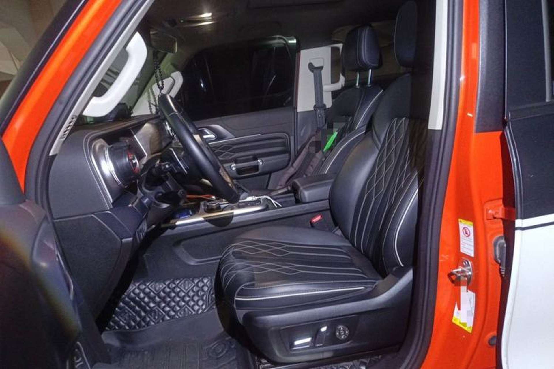 Used Tank 300 2023 Off-Road Edition 2.0T Challenger Left Front Seat