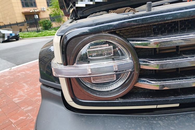 Used Tank 300 2023 City Edition 2.0T—Stylish as Ever Right Front Headlight