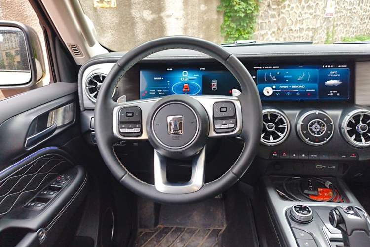 Used Tank 300 2023 City Edition 2.0T—Stylish as Ever Steering Wheel