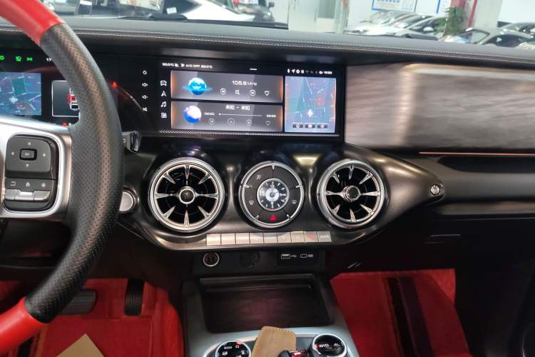 Used Tank 300 2023 City Edition 2.0T—Stylish as Ever Audio And AC Panel
