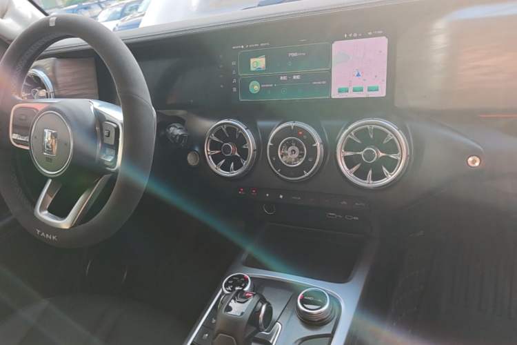 Used Tank 300 2023 City Edition 2.0T—Stylish as Ever Audio And AC Panel