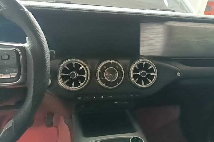 Used Tank 300 2023 Off-Road Edition 2.0T Challenger Audio And AC Panel