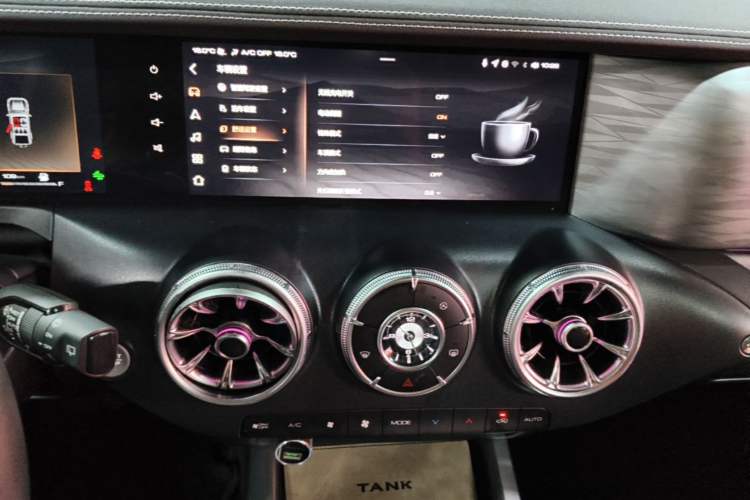 Used Tank 300 2023 City Edition 2.0T—Stylish as Ever Audio And AC Panel