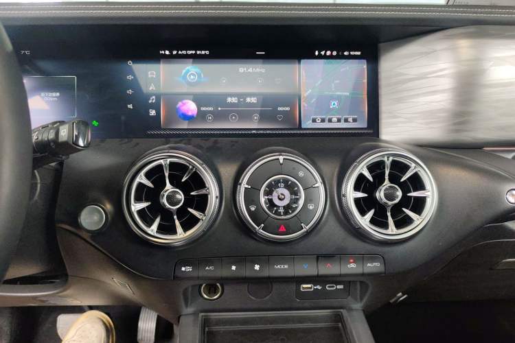 Used Tank 300 2023 City Edition 2.0T—Stylish as Ever Audio And AC Panel