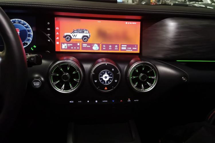 Used Tank 300 2023 City Edition 2.0T—Stylish as Ever Audio And AC Panel