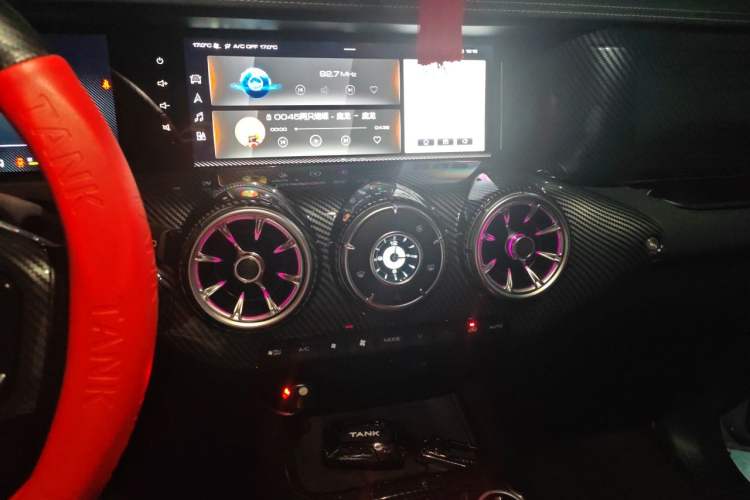 Used Tank 300 2023 City Edition 2.0T—Stylish as Ever Audio And AC Panel