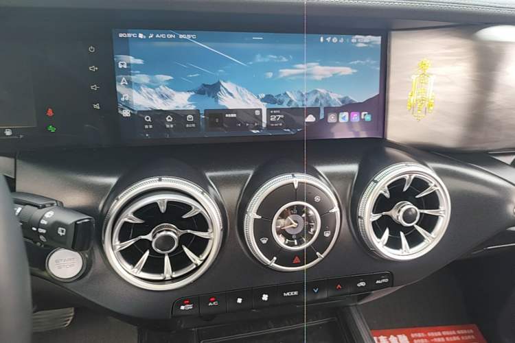 Used Tank 300 2023 City Edition 2.0T—Stylish as Ever Audio And AC Panel