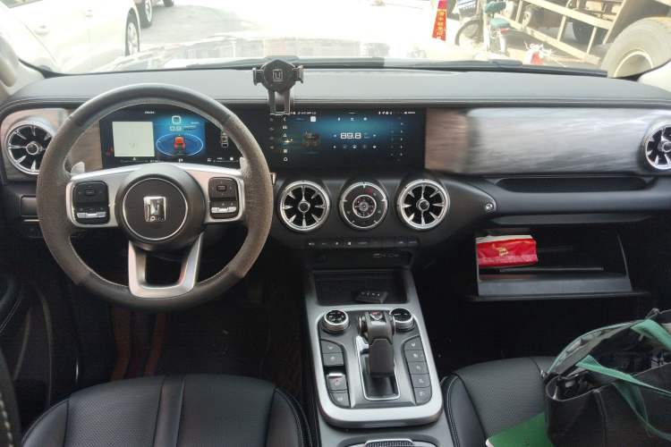 Used Tank 300 2023 City Edition 2.0T—Stylish as Ever Audio And AC Panel