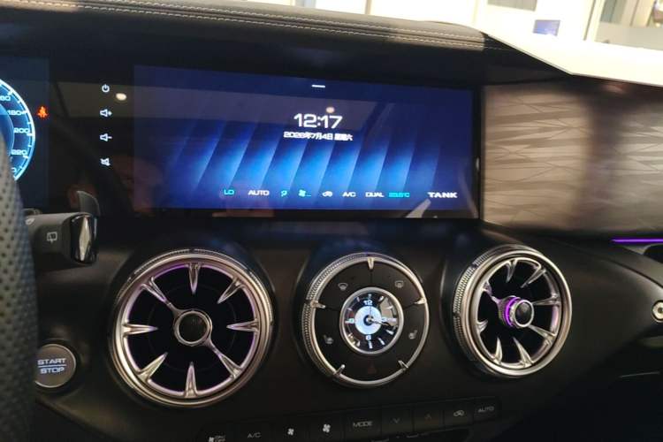 Used Tank 300 2023 Off-Road Edition 2.0T Challenger Audio And AC Panel