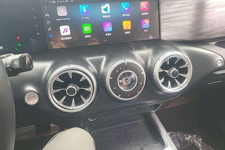 Used Tank 300 2023 Off-Road Edition 2.0T Challenger Audio And AC Panel