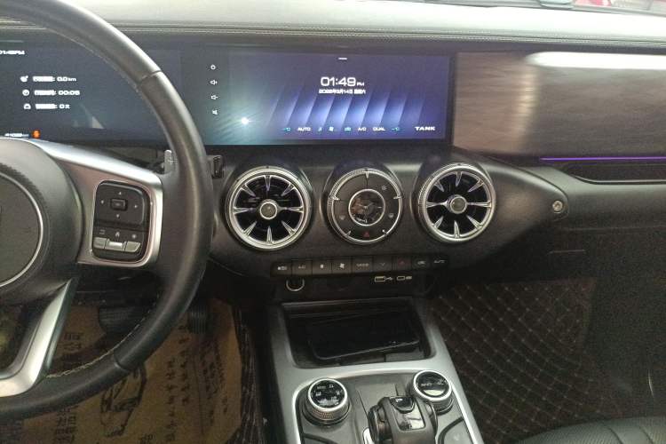 Used Tank 300 2023 City Edition 2.0T—Stylish as Ever Audio And AC Panel