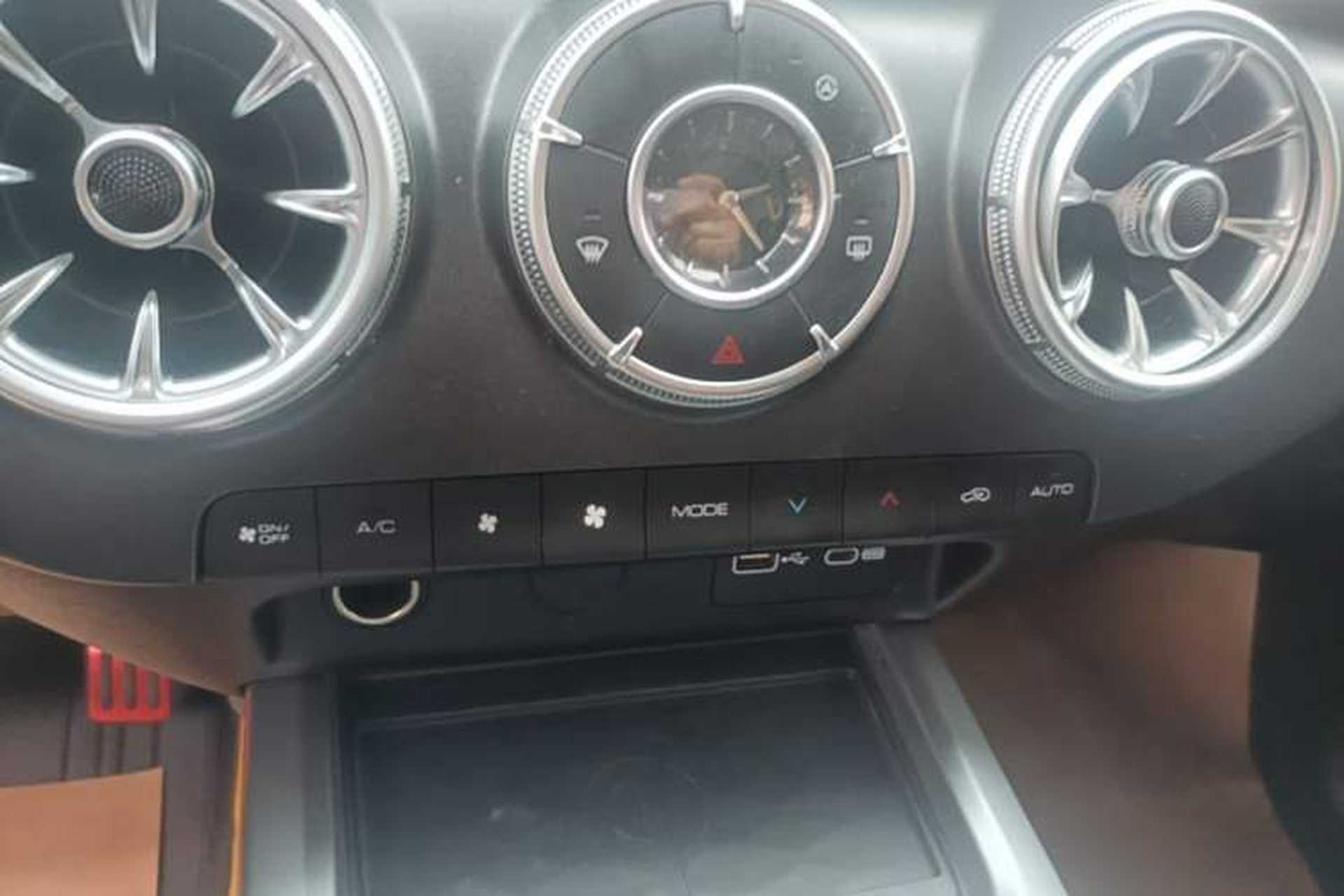 Used Tank 300 2023 City Edition 2.0T—Stylish as Ever Audio And AC Panel
