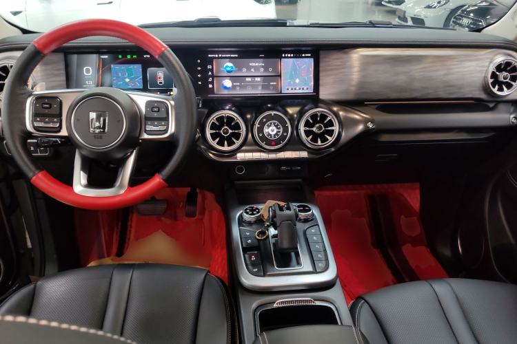 Used Tank 300 2023 City Edition 2.0T—Stylish as Ever Center Console