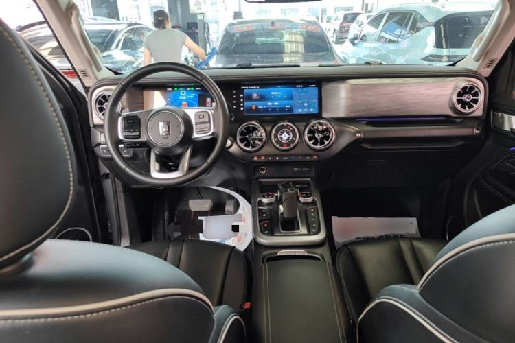 Used Tank 300 2023 City Edition 2.0T—Stylish as Ever Center Console