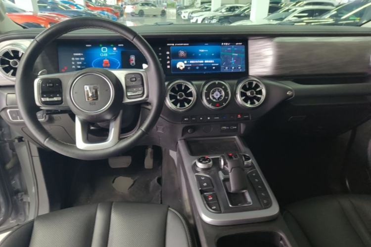 Used Tank 300 2023 City Edition 2.0T—Stylish as Ever Center Console