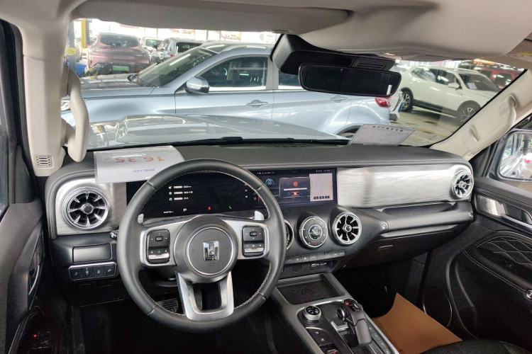 Used Tank 300 2023 City Edition 2.0T—Stylish as Ever Center Console