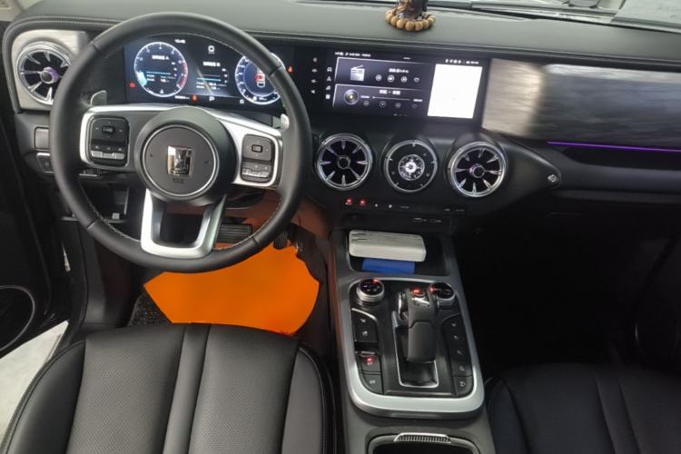 Used Tank 300 2023 City Edition 2.0T—Stylish as Ever Center Console