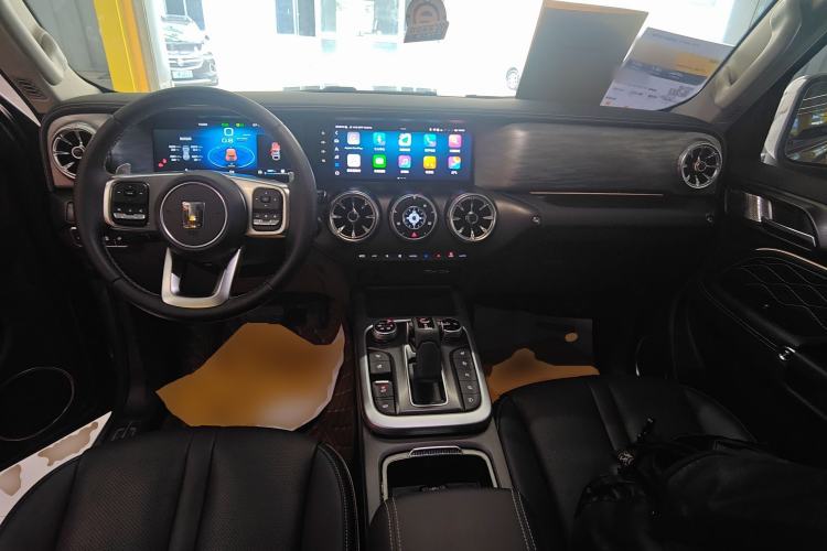Used Tank 300 2023 City Edition 2.0T—Stylish as Ever Center Console