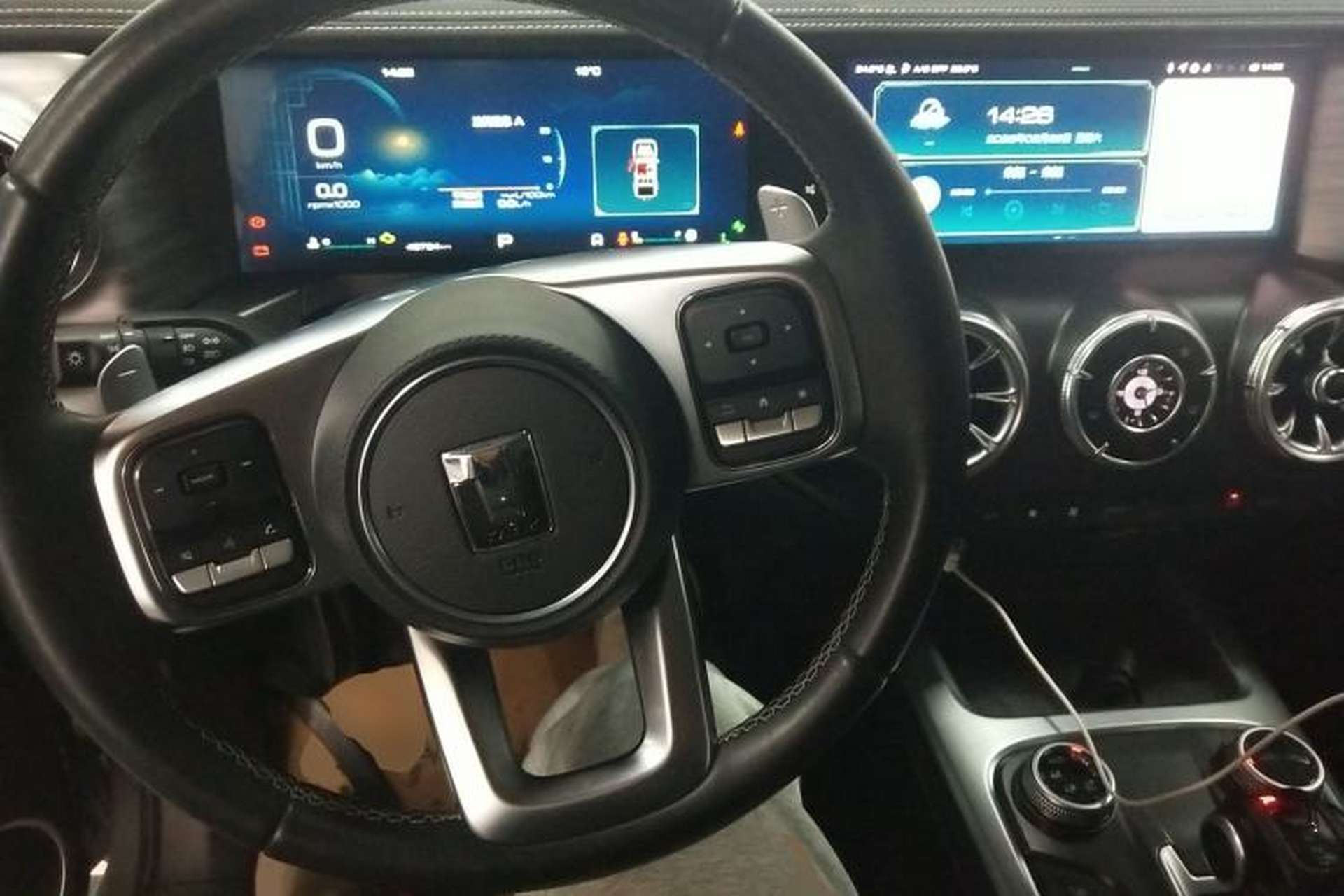 Used Tank 300 2023 City Edition 2.0T—Stylish as Ever Center Console
