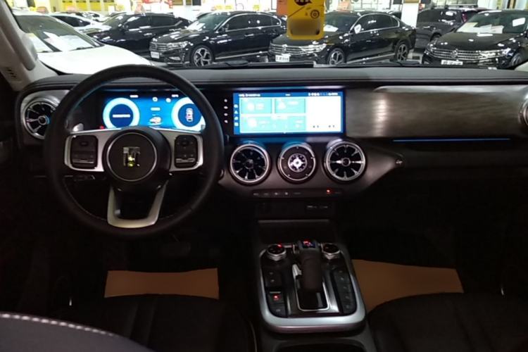 Used Tank 300 2023 City Edition 2.0T—Stylish as Ever Center Console