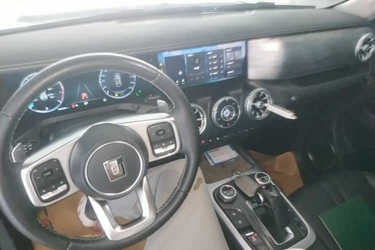 Used Tank 300 2023 City Edition 2.0T—Stylish as Ever Center Console