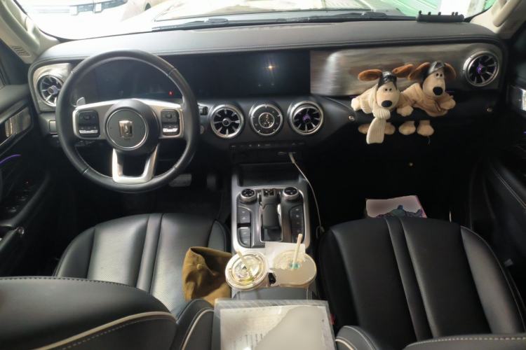 Used Tank 300 2023 City Edition 2.0T—Stylish as Ever Center Console
