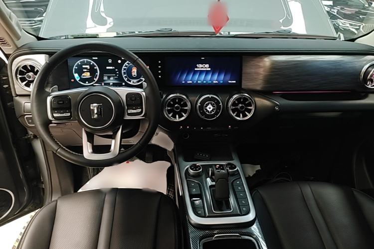 Used Tank 300 2023 City Edition 2.0T—Stylish as Ever Center Console
