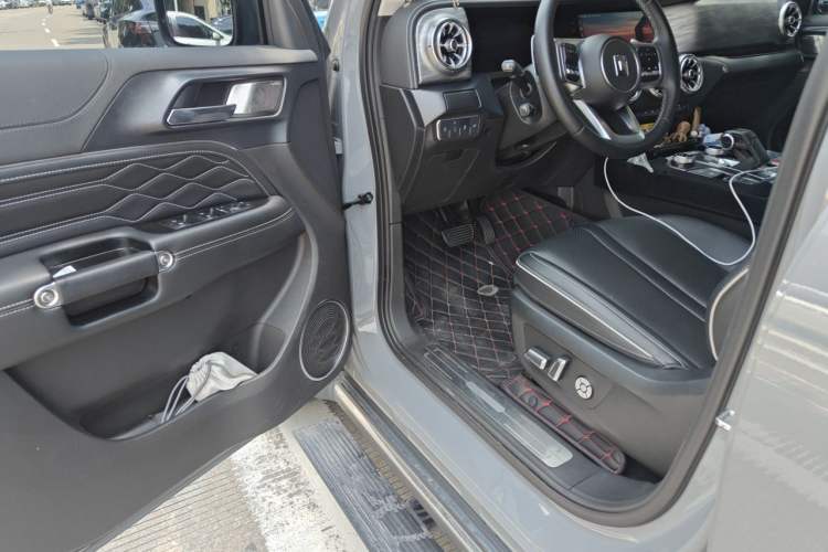Used Tank 300 2023 City Edition 2.0T—Stylish as Ever Driver Seat