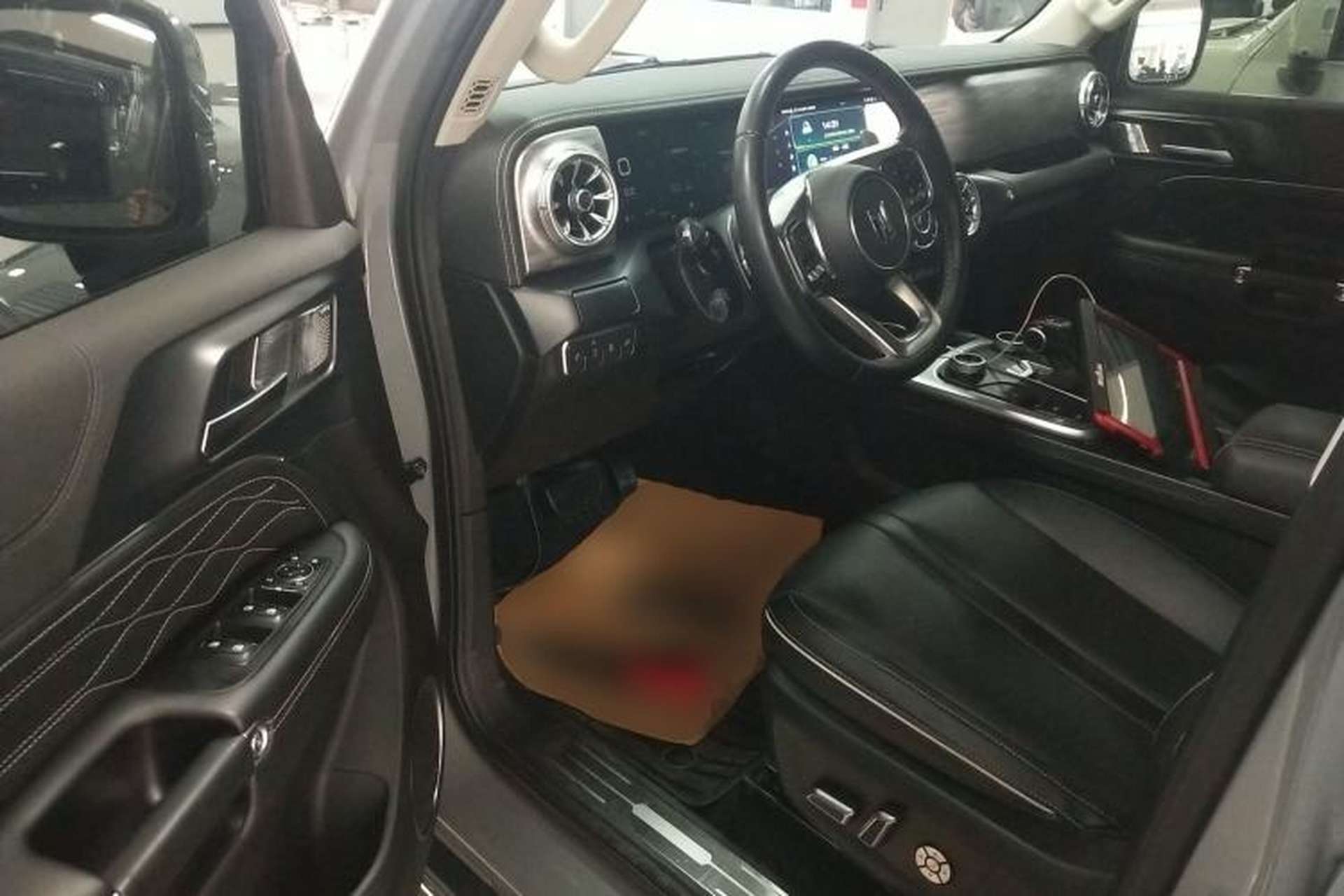 Used Tank 300 2023 City Edition 2.0T—Stylish as Ever Driver Seat