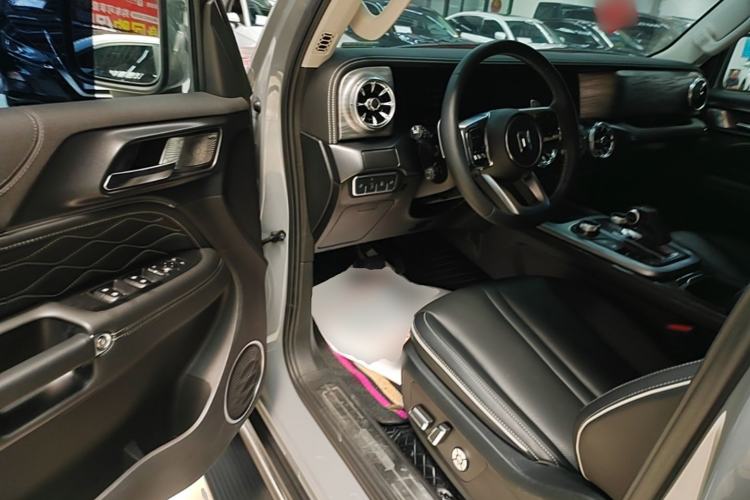 Used Tank 300 2023 City Edition 2.0T—Stylish as Ever Driver Seat