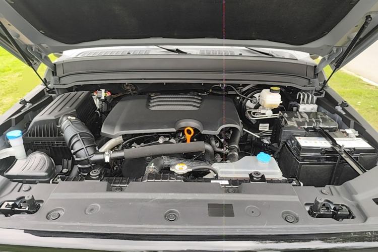 Used Tank 300 2023 City Edition 2.0T—Stylish as Ever Engine Bay
