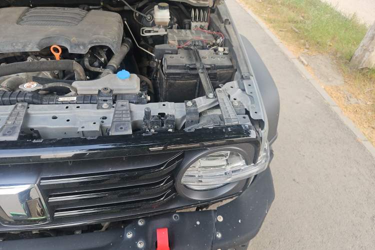 Used Tank 300 2023 Off-Road Edition 2.0T Conqueror Engine Bay Left