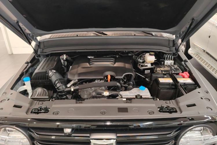 Used Tank 300 2023 Off-Road Edition 2.0T Challenger Engine Bay