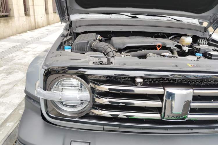 Used Tank 300 2023 City Edition 2.0T—Stylish as Ever Engine Bay Right
